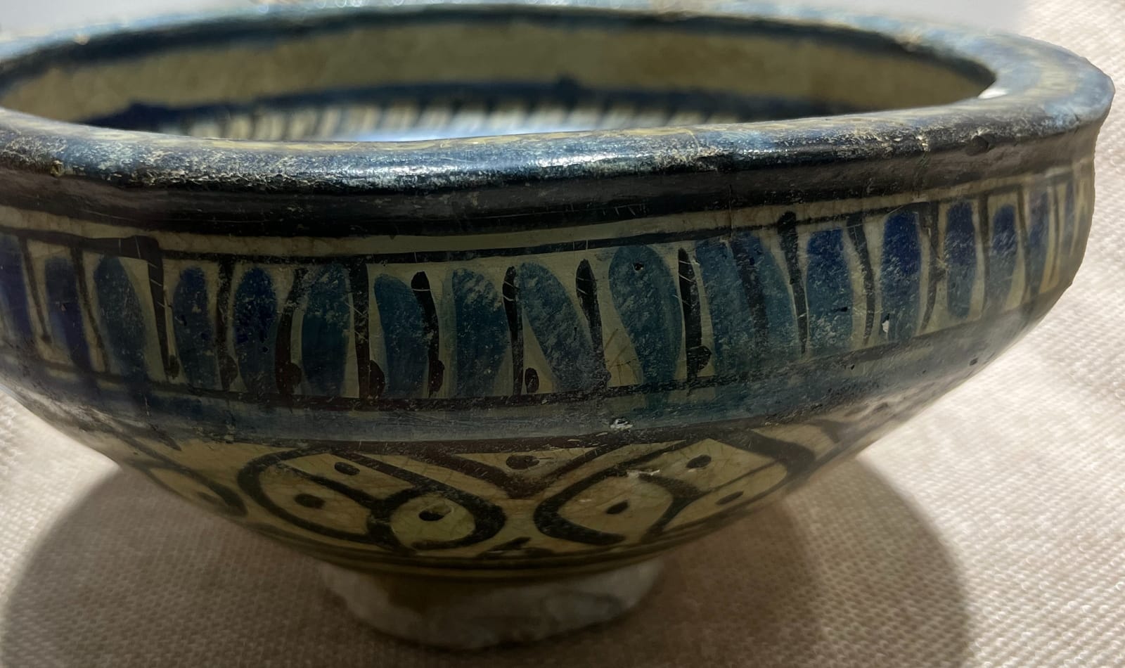 Painted bowl with Arabic Calligraphy bands